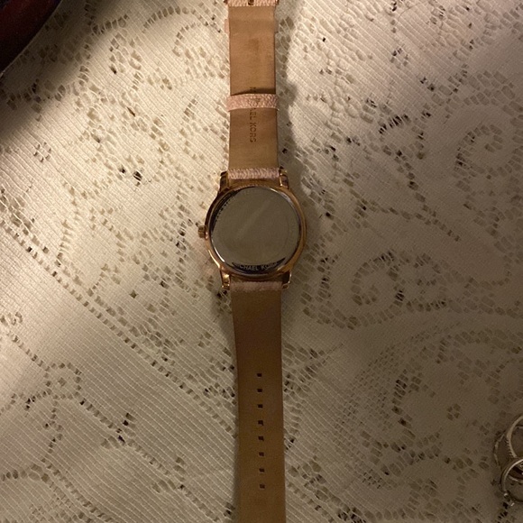 Michael Kors pink watch - Picture 3 of 4